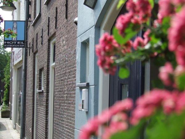 Guesthouse De Utrechtsche Dom Gouda Exterior photo